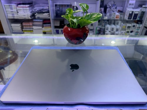 MacBook Pro 16”