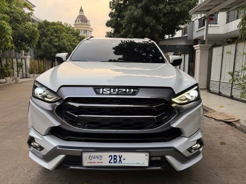 MU-X 2024 ថ្នាំហ្សីន100% ម្ចាស់ដើមខ្លាញ់គោ គីឡូតិច ថ្មី99%