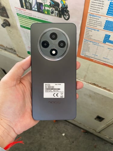 Oppo Reno 12F ក្រុមហ៊ុន​ស្អាត99%