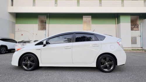 Prius 2012 Deluxe Solar ស្តុកថ្មី