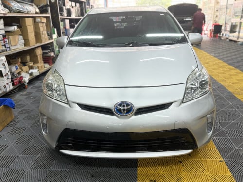 Prius 2012 op3 តំលៃ17000$ 