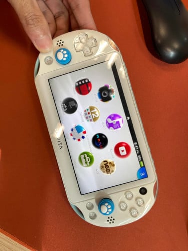 PSVITA 2000 White/blue