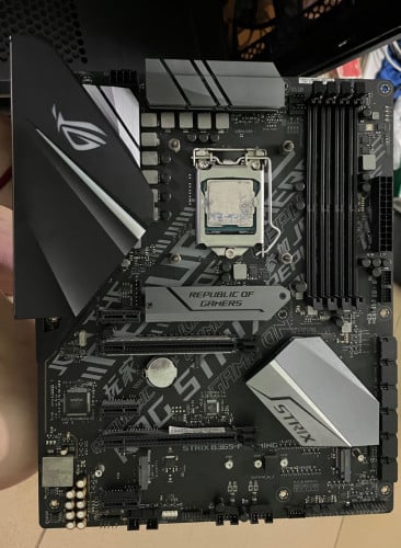 Sale motherboard strix B365-F  +cpu i7-9700