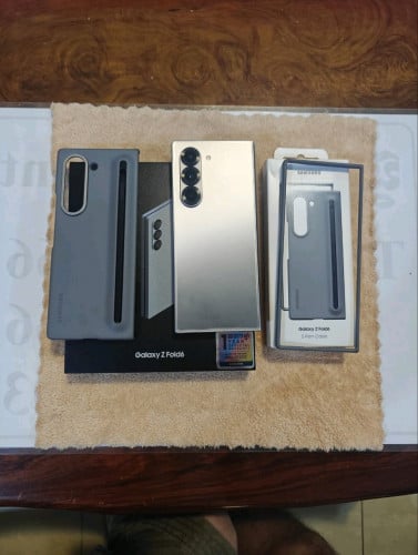 Samsung Galaxy Z Fold6 512G របស់ក្រុមហ៊ុន ស៊ីម២ នៅស្អាតដូចថ្មី