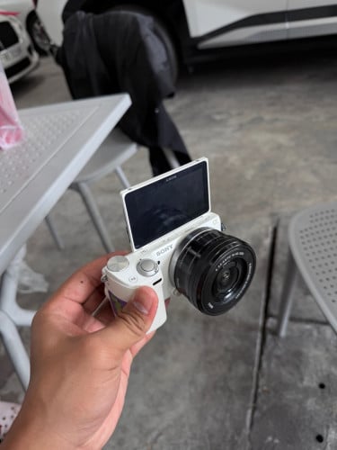 Sony NEX 5r - wifi+flip screen 1XX$
