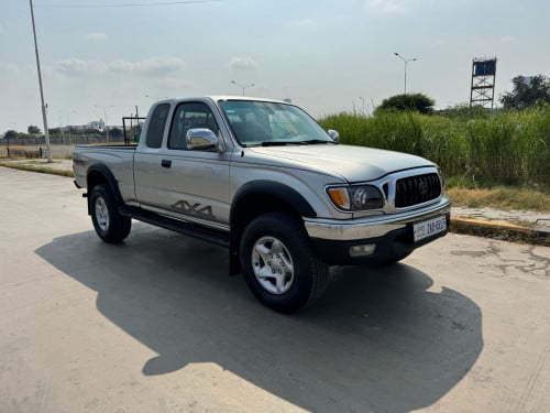 TACOMA ឆ្នាំ01 V6 អូតូ កាប់ពីតាស់ ប៉ុងភ្លេីង ឡានស្អាត