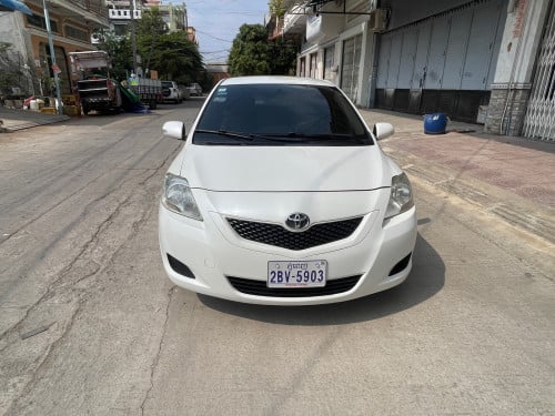 Toyota Belta year 2009 Full option សកាំម៉ៃ