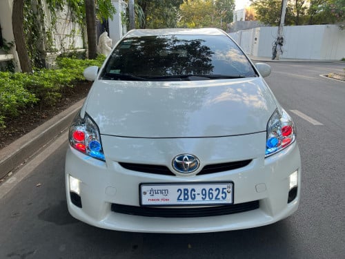 Toyota Prius សេរីឆ្នាំ2010 option 3ពណ៍កាំម៉ៃធានាឡានស្អាតអត់បុកអត់ច្រេៈប្រពន្ធ័ភ្នេឹងម៉ាអែម