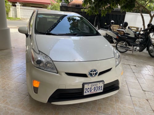 Toyota Prius year 2013 including Full insurance