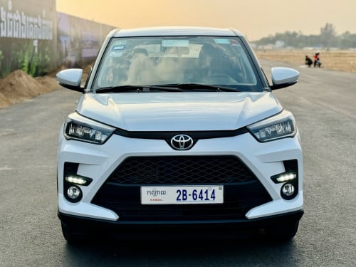Toyota Raize 2022 ប្រើបាន9000គីឡូ ថ្មីដូចកេះ