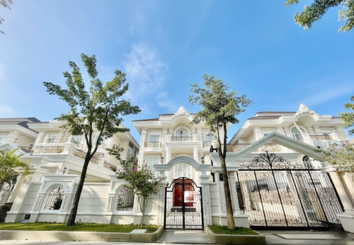 Villa Queen for Sale