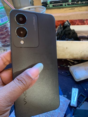 Y17s ក្រុមហ៊ុន