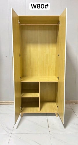 ទូអាវឈើខ្នាតតូច