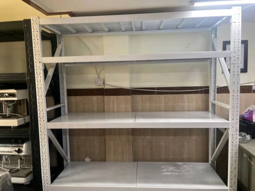 តុដាក់អីវាន់