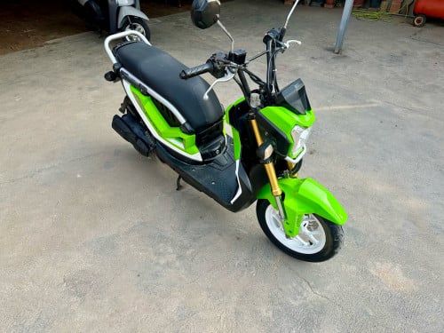 ម៉ូតូលក់ មានកាតគ្រី