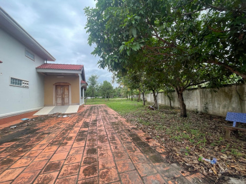 ដីផ្ទះលក់