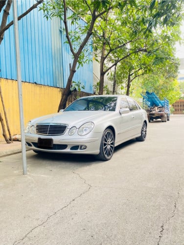 ឡាននាក់ជិះ