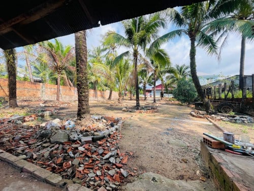 ដីលក់ជាប់ផ្លូវជាតិលេខ3​ ខាងក្រោយជាប់សមុទ្រ