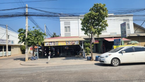 ផ្ទះអាជីវកម្មកែងបុរីពិភពថ្មីឈូកវ៉ា3 នៅលើផ្លូវរដ្ឋ 20ម