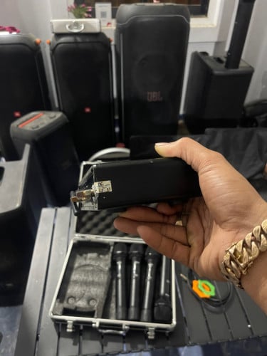 នៅស្អាតសាណុំសុីនមានម៉ៃ4ដើម