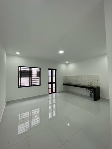 ផ្ទះលក់បន្ទាន់ ទំហំ4mx12mផ្ទះថ្មី️ ទំហំដី 4mx 15m មានបន្ទប់គេង2️បន្ទប់ទឹក3 🟡)