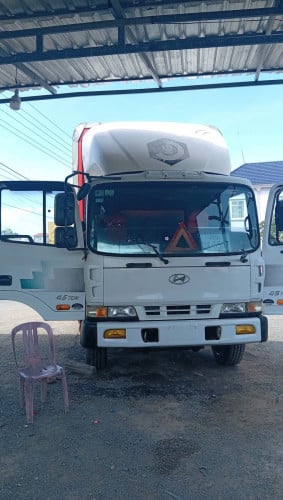 ចងលក់ឡាន5តោនឆ្នាំ01ទាក់បូ ទូបើកស្លាបទូបណ្តោយ6.70មទទឹង2.40កំពស់2.40ម្ចាស់ប្រើផ្ទាល់