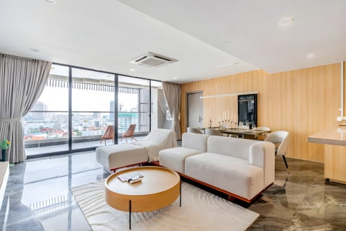 𝐅𝐨𝐫 𝐑𝐞𝐧𝐭: 5-Bedroom Penthouse  – Boung Kork, Toul Kork