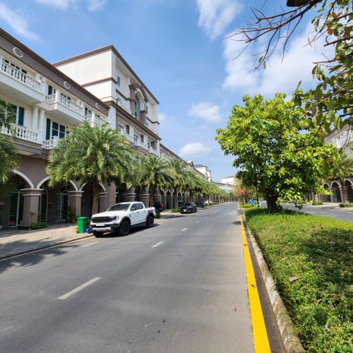 ផ្ទះអាជីវកម្ម ជួល 600$