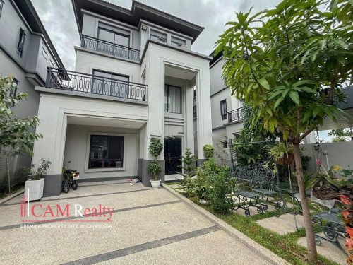 វីឡាឃ្វីន BII សម្រាប់លក់ក្នុងបុរីជីបម៉ុង50ម៉ែត្រ