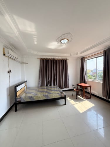 សម្ភារះពេញ Free WiFi, Management, Parking ចេញចូល24h