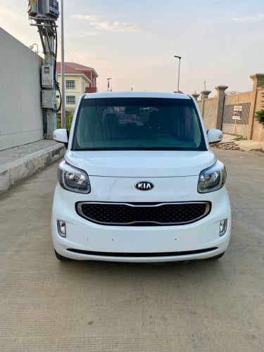 រថយន្តKıa Ray ឆ្នាំ013 ពណ៍ស (ស្មាតឃី)ឡានស្អាតអត់មានបុកប៉ះនាំចូលផ្ទាល់លក់