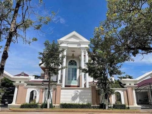 វីឡាឃីងប៉េង ហួតបឹងស្នោរលក់បន្ទាន់ / King villa for sale