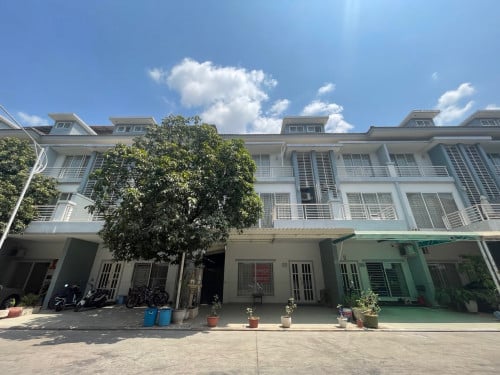 វីឡាកូនកាត់LA សម្រាប់លក់ | Link houses LA for Sale  ( Pic Model )