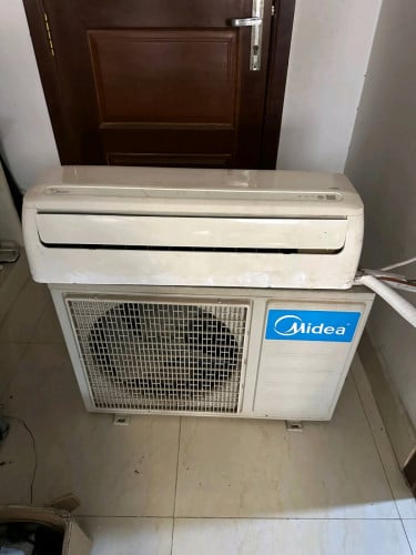 ម៉ាស៊ីនត្រជាក់ Midea 1.5hp