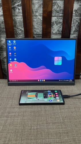 ស្តុក​ថ្មី Monitor ចល័ត​ 14 inch touch screen មួយទឹក​ 97%