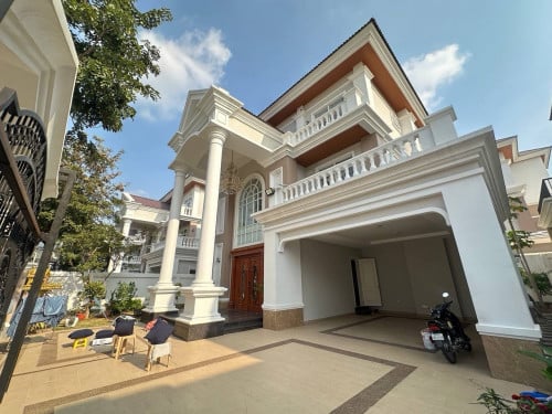 វីឡាព្រីនសម្រាប់ជួល | Prince Villa For Rent