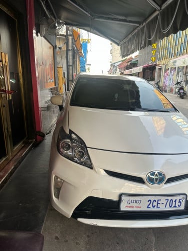 ឡាន Prius 2013 លក់