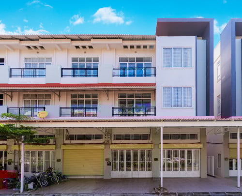 ផ្ទះលក់តម្លៃមហាពិសេស! ផ្ទះអាជីវកម្ម ខាង / Shop House បុរី ហេង ហៀង ព្រែកលៀប6A