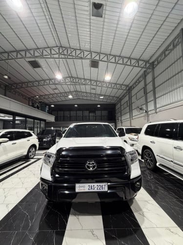 លក់​ Tundra 017 full option 1794 ម្ចាស់ដេីម​ផ្ទាល់​ទិញ​ថ្មី​ខ្លាញ់​គោ