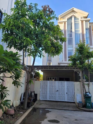 ✅ វីឡាកូនកាត់ LA សម្រាប់ជួលក្នុងបុរី ជីបម៉ុងលែនសែនសុខ អុីអន2