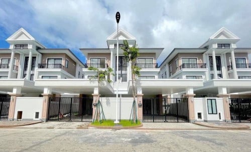 🏠 វីឡាភ្លោះលក់បន្ទាន់