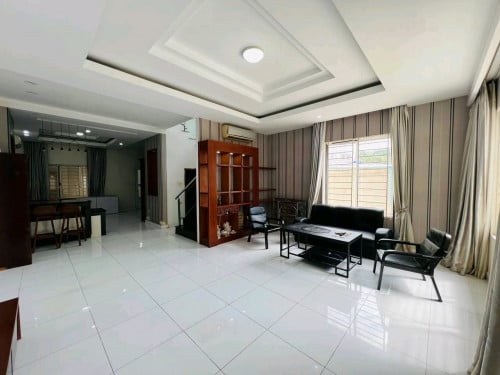 🏡 ផ្ទះជួល ប៉េងហួតបឹងស្នោរ- តម្លៃ 1300$/1ខែ-