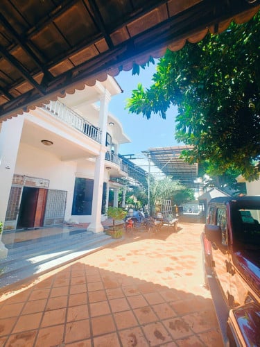 ផ្ទះវីឡានិងដីសម្រាប់ជួល តាខ្មៅ Villa Home Space Takhmao Takmao Takhmau Takmao