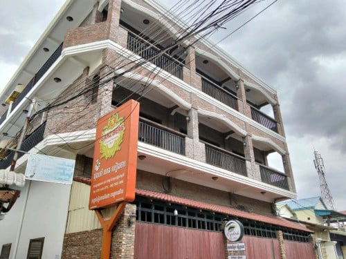 1ល្វែង រឺ លក់3ល្វែង