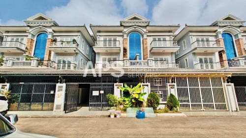 4 Bedroom Twin Villa For Sale - Borey Vimean Phnom Penh| Rusei Keo| Phnom Penh