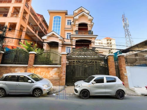 8 Bedrooms Villa For Rent In TTP A Few Minutes To Russian Market By Walk Is Available Now.