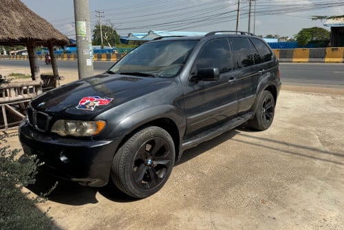 BMW 2001 X5 ឡានជិះរាល់ថ្ងៃ