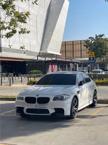 BMW 528i xdrive015 up M5.