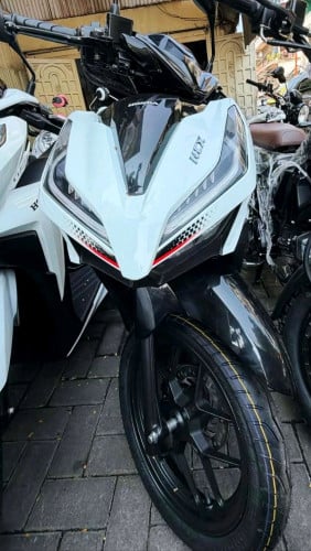 Click 125 ស៊េរី 2021 ម៉ូតូផ្លាកលេខភ្នំពេញអក្សរខ្ពស់ (និយាយខ្លីម៉ូតូនៅស្អាតល្អ)