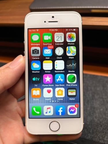 iPhone 4S(16GB 35$) 5S(64GB 43$) មាន Case និងបិតស្គ្រីនរួច